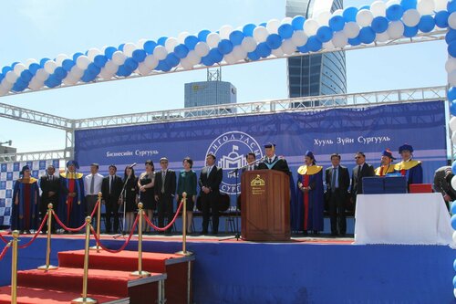 ХШУИС-ийн оюутны эрдэм шинжилгээний хурлын шагналт байрууд тодорлоо